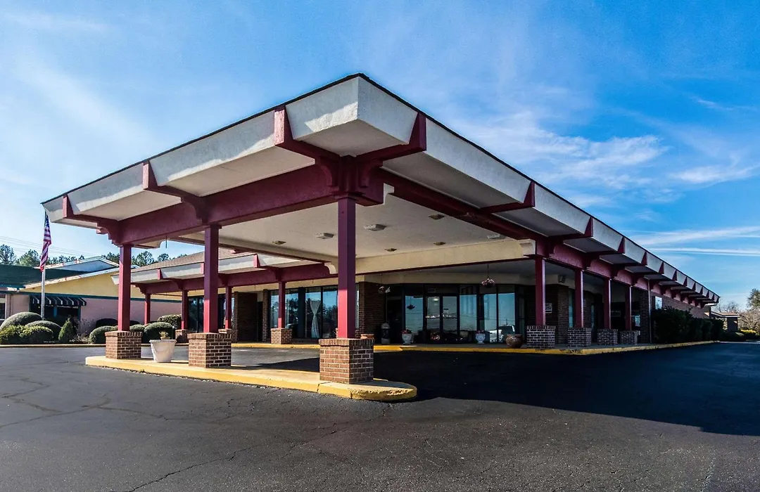 Econo Lodge Inn & Suites Conference Center Dublin-1